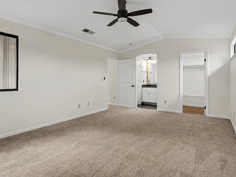 13 Glen Valley Cir — Photo 1
