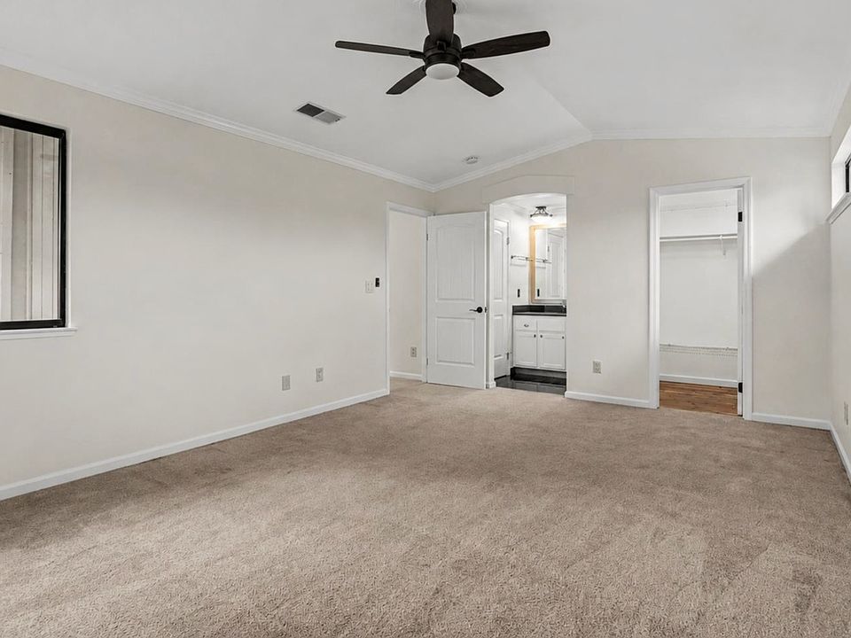 1st image of 13 Glen Valley Cir