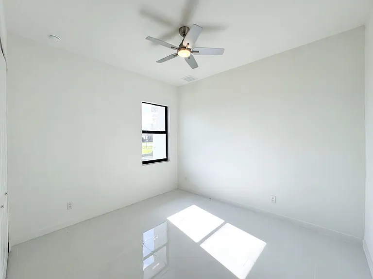 477 Rayford St — Photo 17