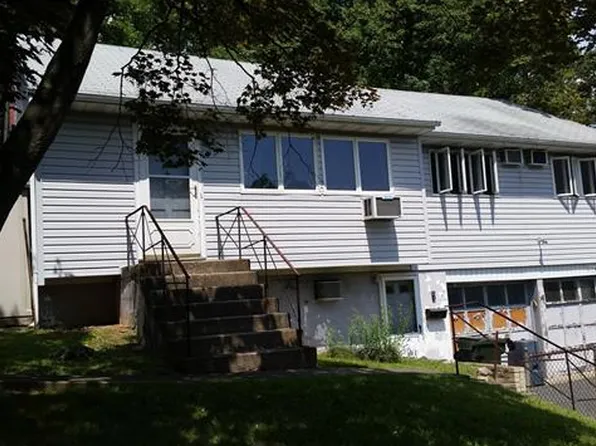 4 Albert Dr, Monsey, NY 10952