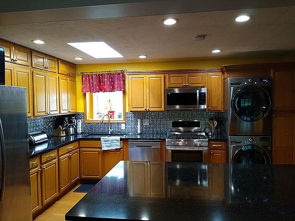 3rd image of 7790 Cedarville Ct