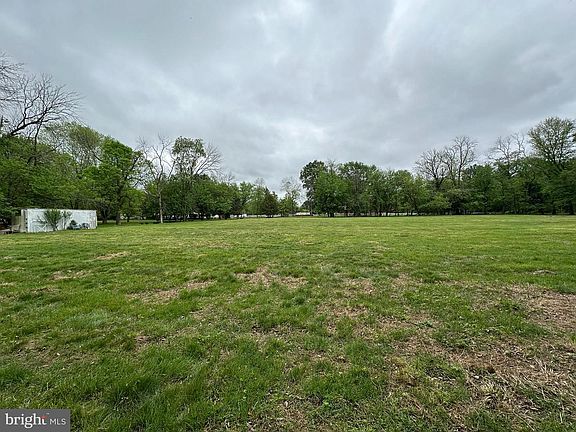 3rd image of 1100 Rural Ave