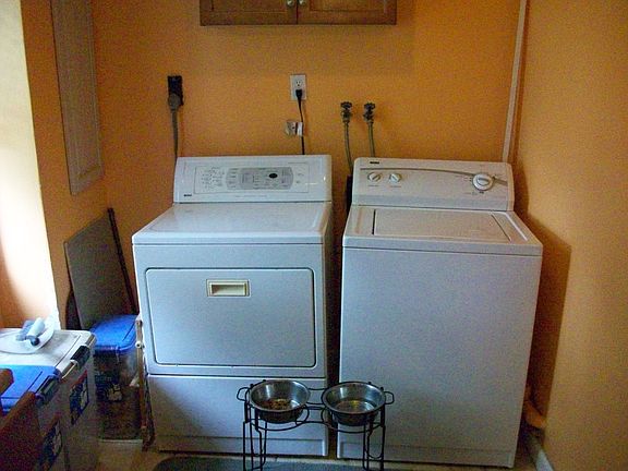 Washer/dryer in unit