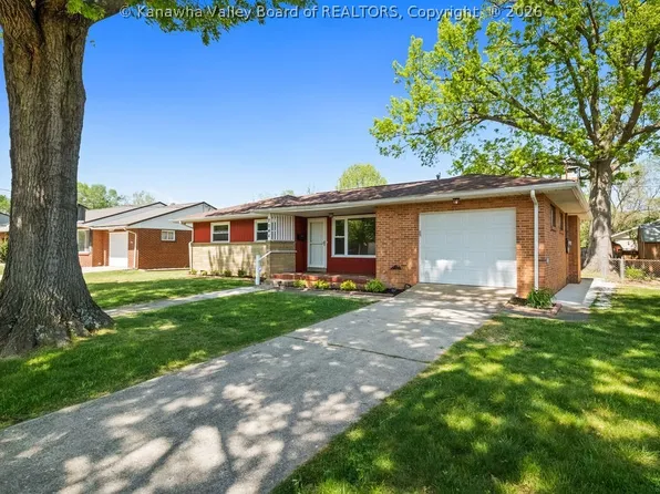 2044 Lincoln Ave, Saint Albans, WV 25177