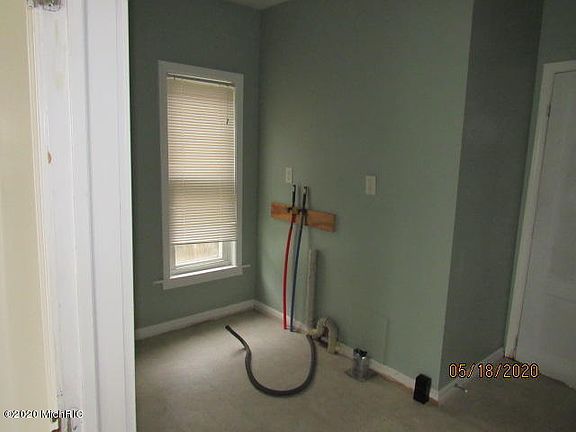 4th image of 58 Harris St