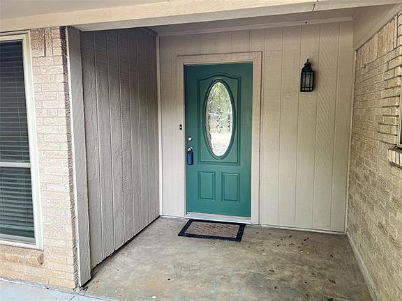 2nd image of 2205 Shady Meadow Ct