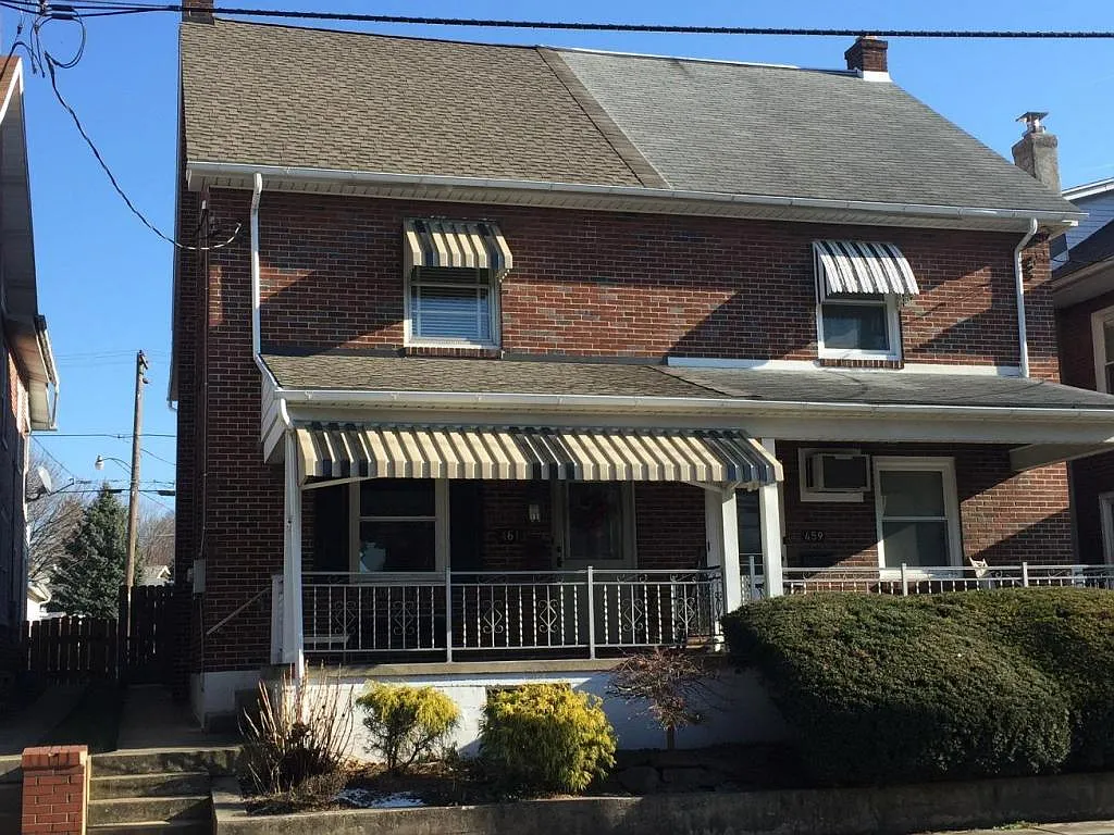 461 N State St photo 1