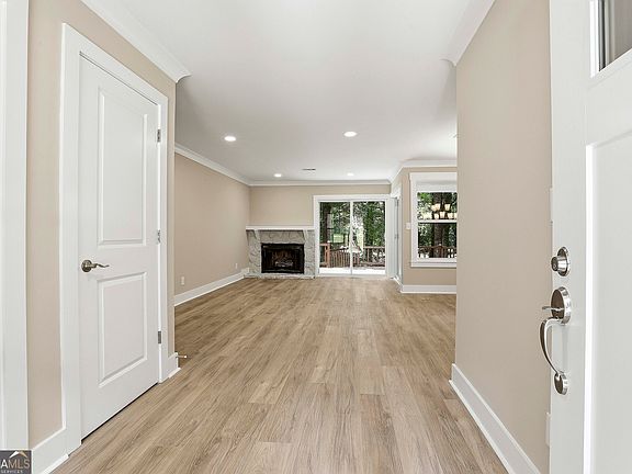 5th image of 114 Lake Forest Dr