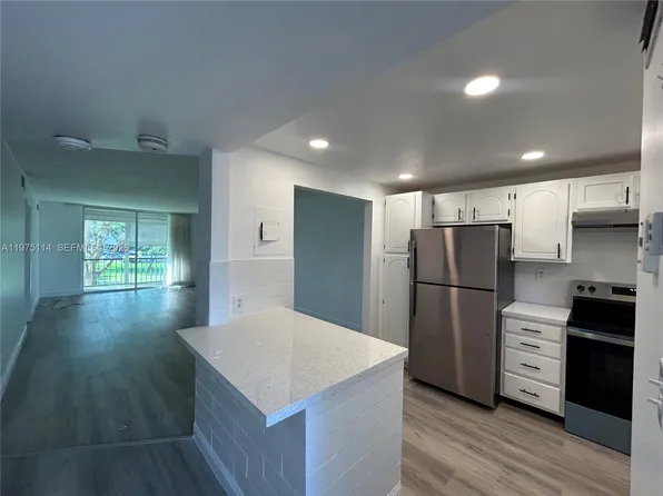 8962 S Hollybrook Blvd, Hollywood, FL