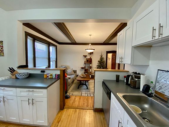 4th image of 5540 N Winthrop Ave #1