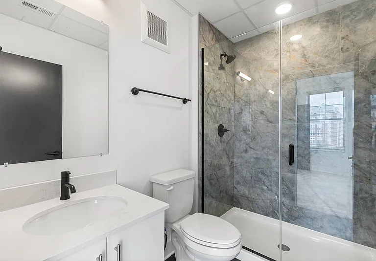 943 Washington Ave #303 — Photo 9