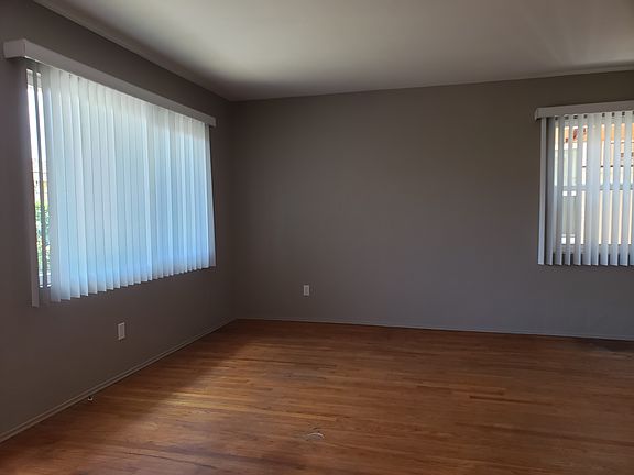 4th image of 4471 Illinois St