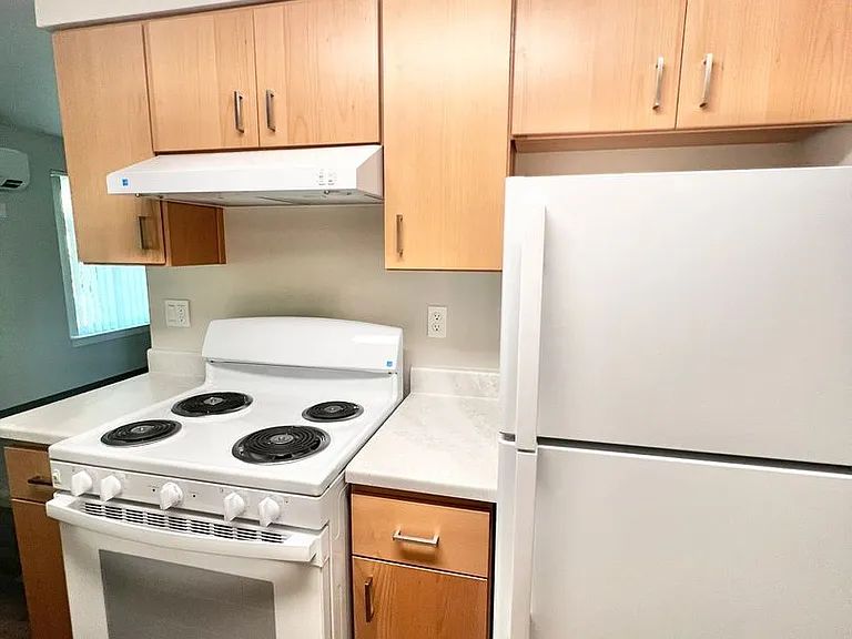 Cougar Creek Apartments — Photo 3