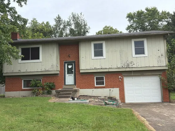 558 Oak Dr, Radcliff, KY 40160