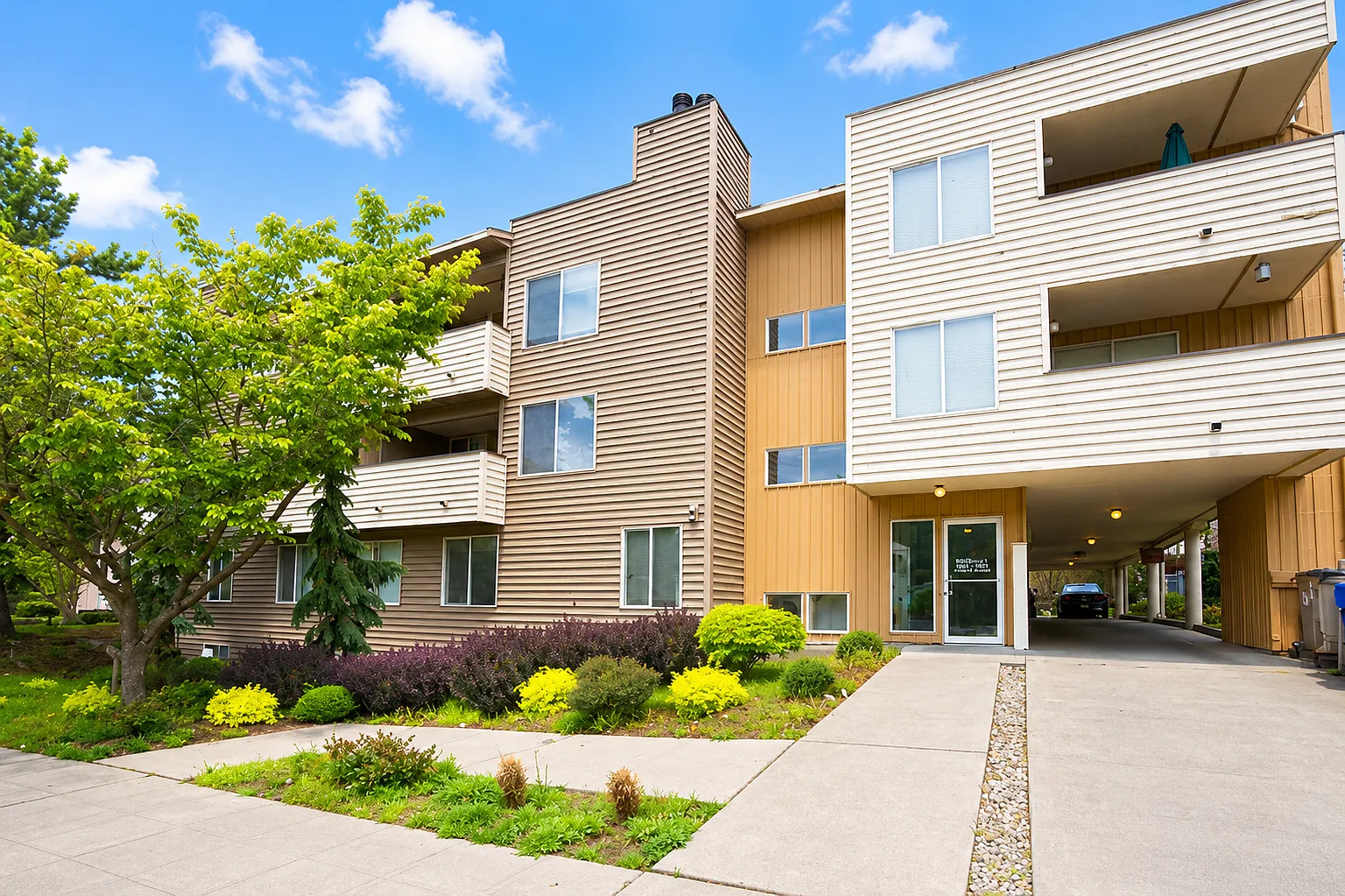 1 bed, 580 sqft, $1,649 — Photo 1