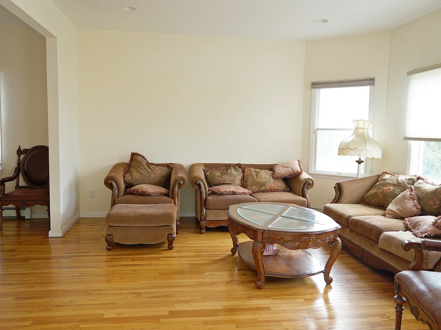 4 bed, 2.5 bath, 2664 sqft, $5,900 — Photo 2