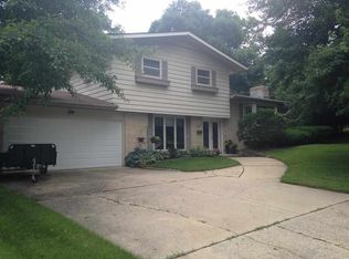 941 Coolidge Rd, Stoughton, WI 53589
