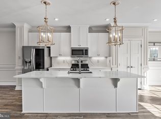 129 Nathan Dr, Riverton, NJ 08077