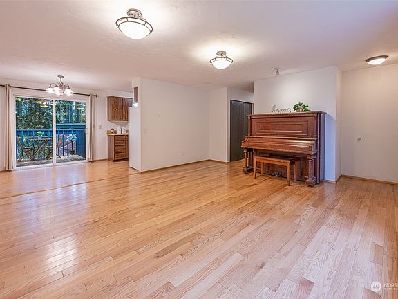 3rd image of 1608 SE Foxfire Drive