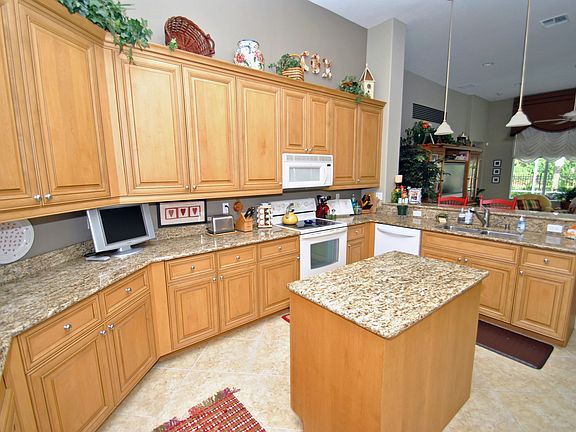 Spacious Kitchen