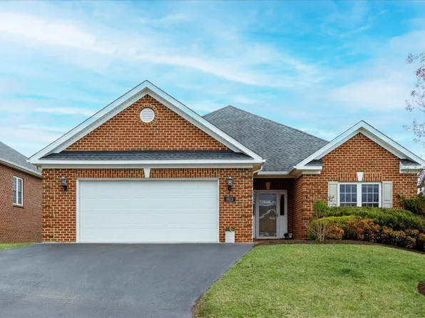 1613 Forest Highlands Ct, Salem, VA 24153