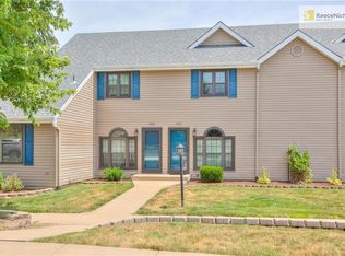 107 Stonebridge Ln, Smithville, MO 64089