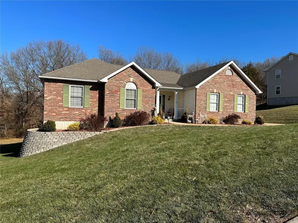 278 Bridgewater Hill Dr, Villa Ridge, MO 63089