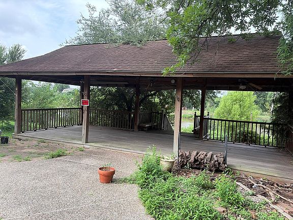 4th image of 908 Westmont Dr