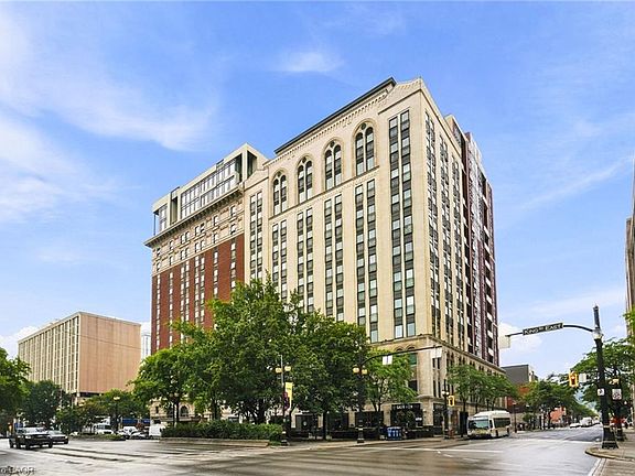 2nd image of 112 King St E #909
