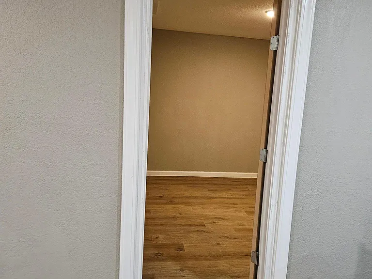 412 Magnolia St — Photo 11