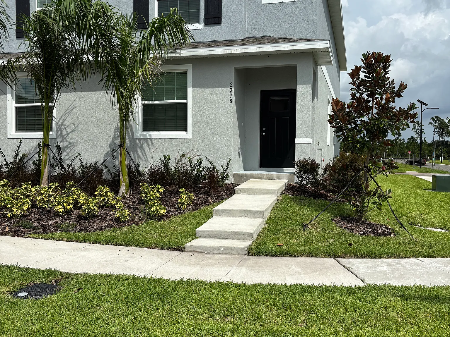 3 bed, 2.0 bath, 1801 sqft, $2,300 — Photo 1