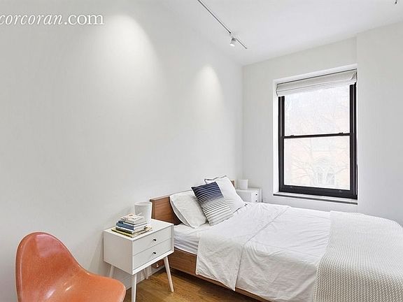 4th image of 422 W 20th St APT 3B
