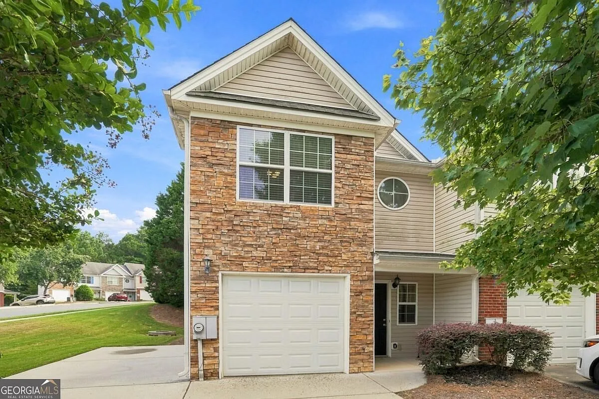 3 bed, 2.5 bath, 1520 sqft, $1,800 — Photo 1