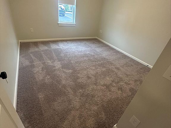 4th image of 135 Waterman Ave #4