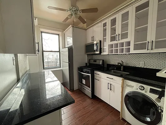 Rented by MySpaceNYC | media 9