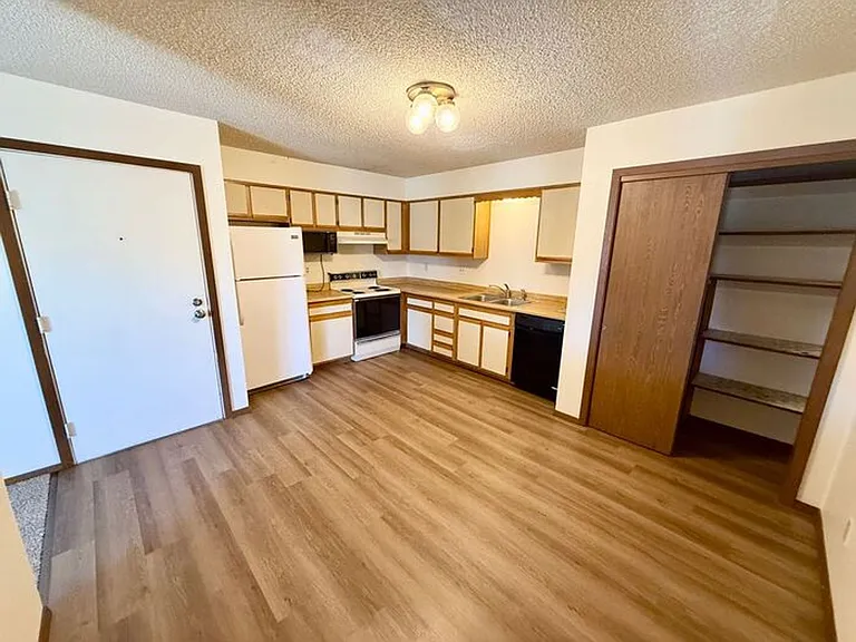 332 Terri Dr — Photo 8