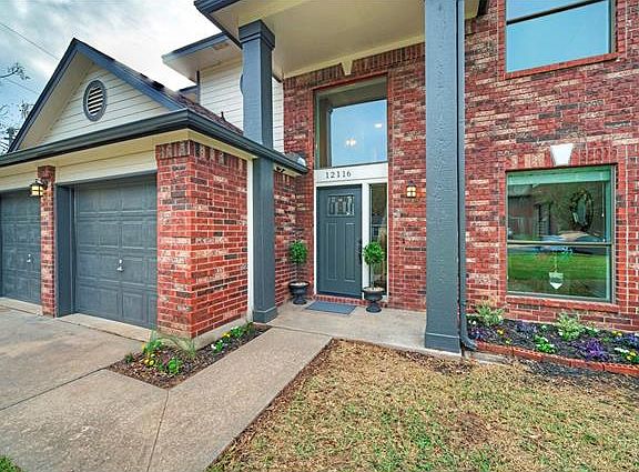 3rd image of 12116 Arrowwood Dr