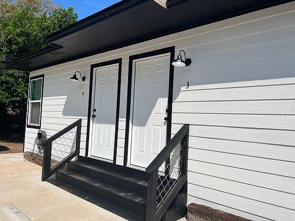 2nd image of 1411 Garner St #1