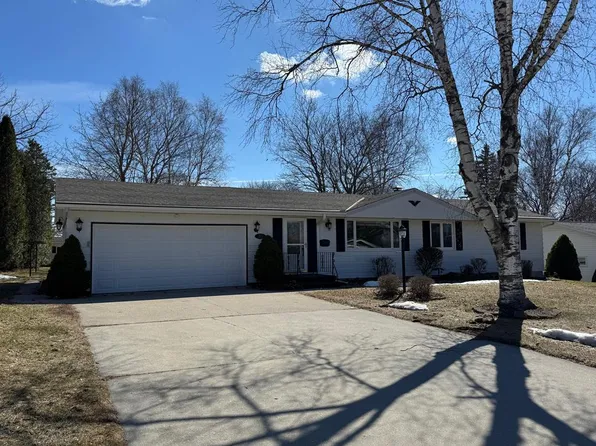 315 W Redwood St, Sturgeon Bay, WI 54235