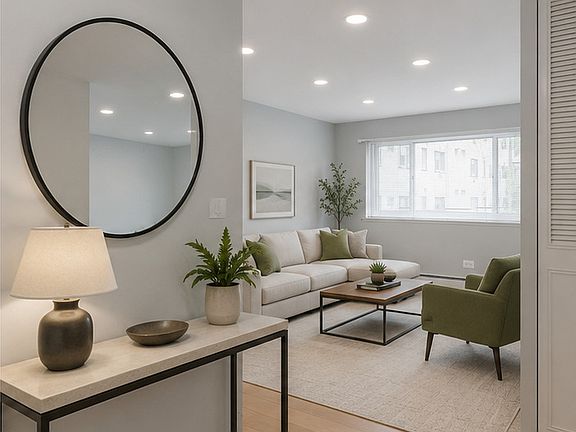 5th image of 515 W Wrightwood Ave APT 312