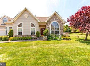 124 Fairway Dr, Warminster, PA 18974
