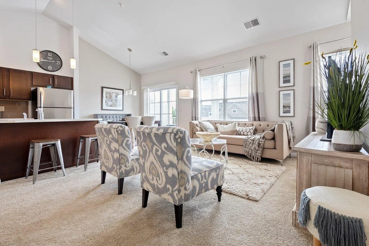 Union Square Apartment Homes — Photo 1