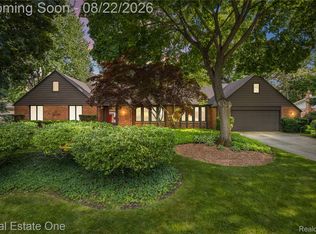 28330 E Blom Dr, Harrison Township, MI 48045