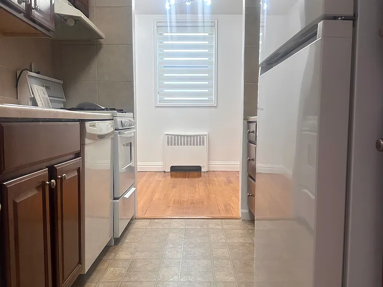 2160 Center Ave #4S — Photo 2