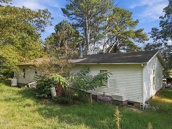 3rd image of 561 Schloss Rd