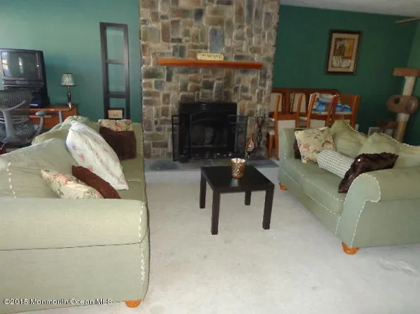 477 Rose Ct, Lakewood, NJ 08701