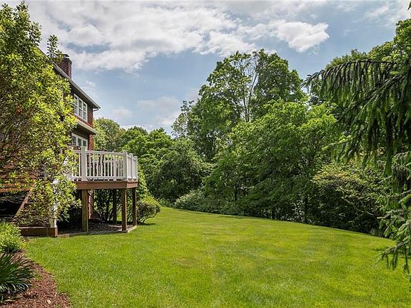 3rd image of 7030 Lyons View Ct