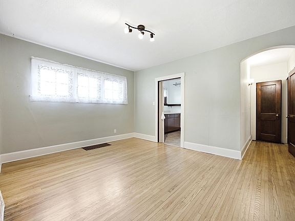 5th image of 1725 Dave Ct