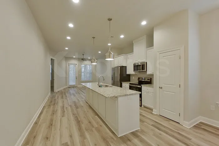 3 bed, 2.0 bath, 1505 sqft, $1,925 — Photo 3
