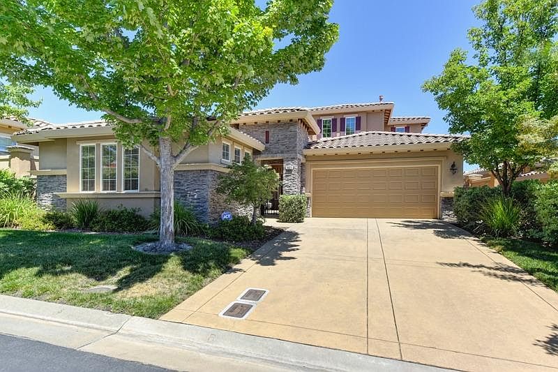 1st image of 4023 Royal Troon Dr